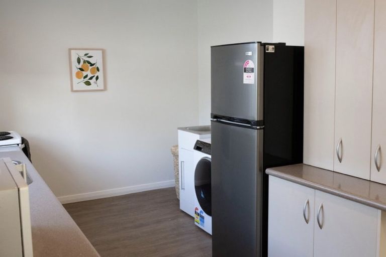 Photo of property in 43 Te Mome Road, Alicetown, Lower Hutt, 5010