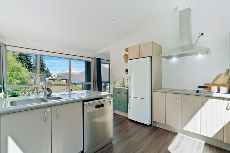 Photo of property in 2d Vancouver Drive, Queenstown, 9300