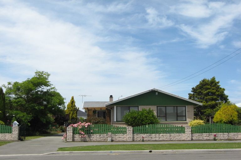 Photo of property in 32 Tenby Place, Avondale, Christchurch, 8061