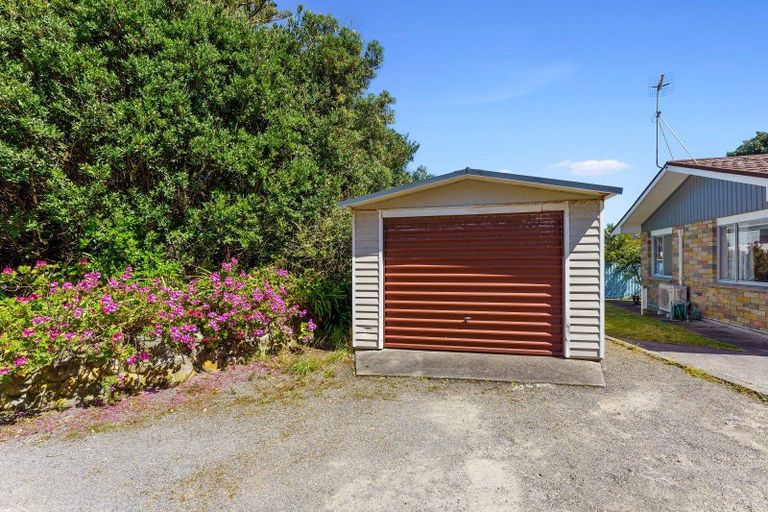 Photo of property in 44 Toi Street, Otaki Beach, Otaki, 5512