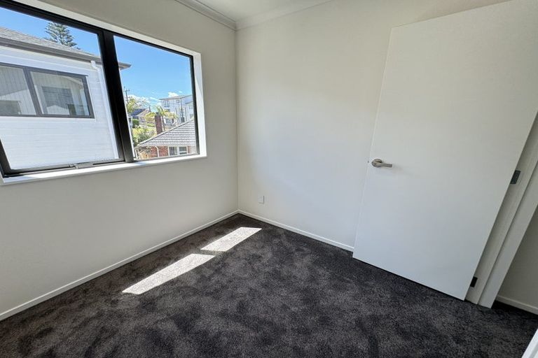 Photo of property in 22d Toru Street, Te Atatu Peninsula, Auckland, 0610