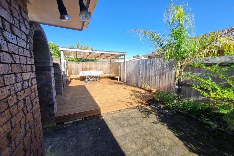 Photo of property in 45 Sunderlands Road, Half Moon Bay, Auckland, 2012