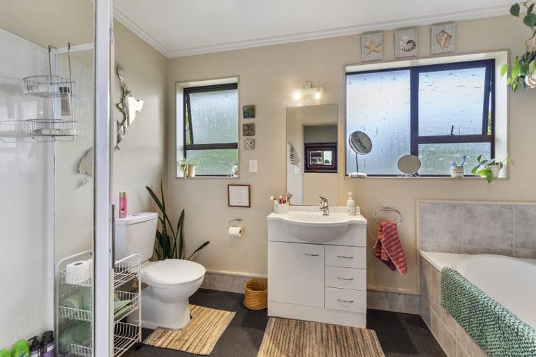 Photo of property in 18 Bell Street, Otaki, 5512