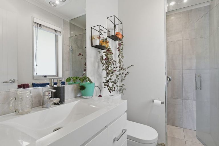 Photo of property in 208 Ballintoy Park Drive, Welcome Bay, Tauranga, 3175