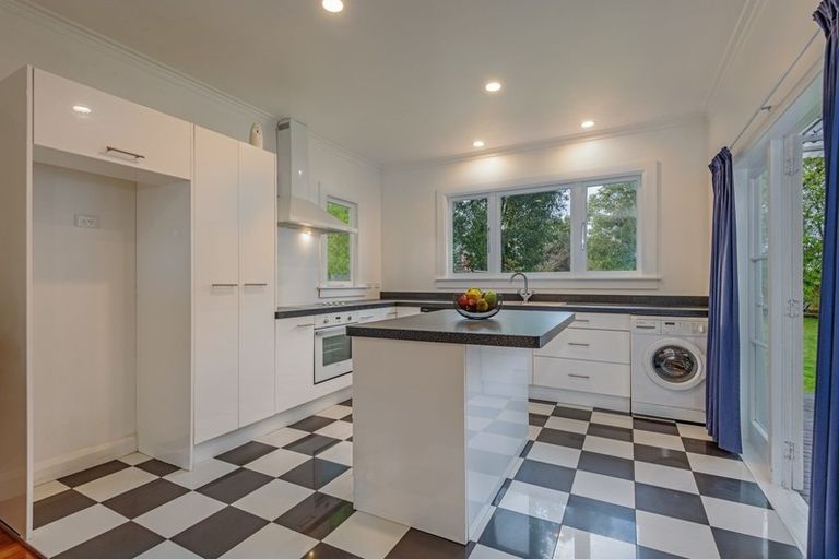 Photo of property in 28 Nikau Street, Takaro, Palmerston North, 4410