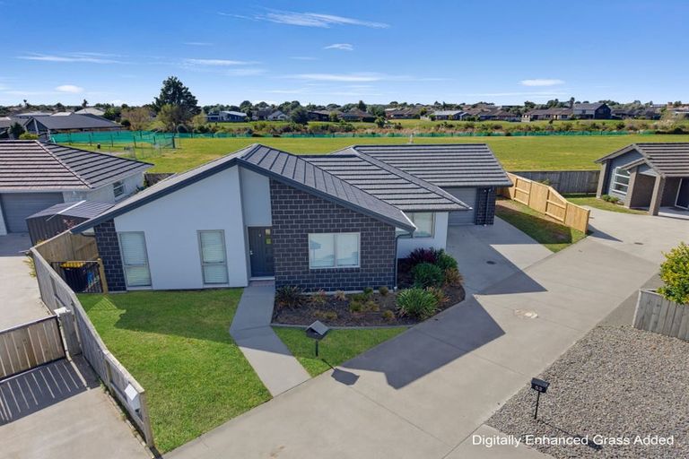 Photo of property in 47 Kotiate Street, Papamoa, 3118