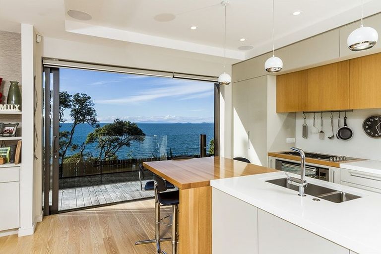 Photo of property in 5a Bournemouth Terrace, Murrays Bay, Auckland, 0630