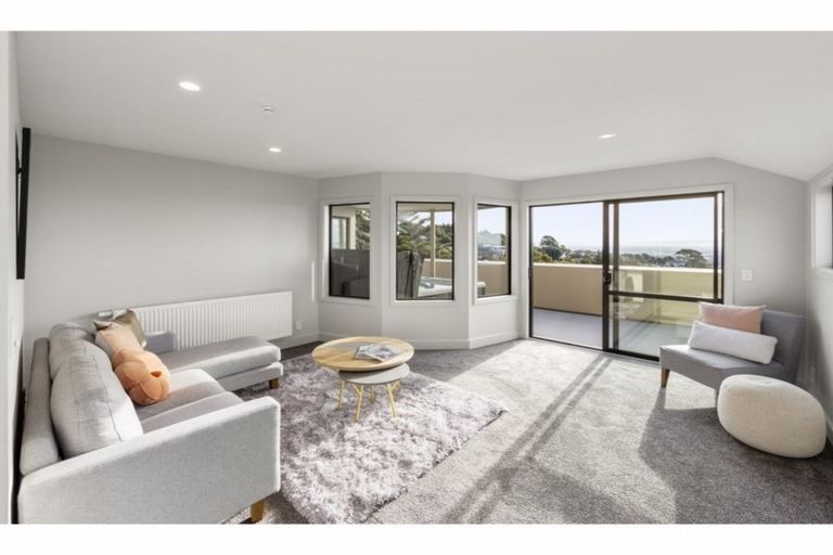 Photo of property in 30 Takahe Drive, Cashmere, Christchurch, 8022