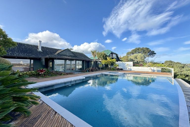 Photo of property in 10 Marine Terrace, Bayswater, Auckland, 0622