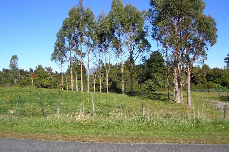 Photo of property in Arnold Road, Moana, 7872