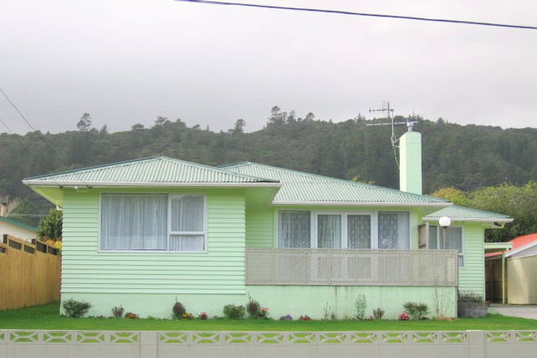 Photo of property in 8 Walker Grove, Stokes Valley, Lower Hutt, 5019