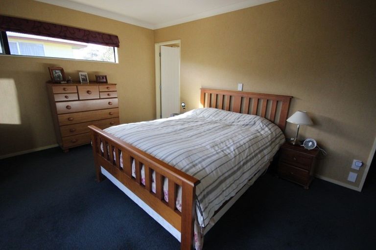 Photo of property in 16 Presidential Drive, Milson, Palmerston North, 4414