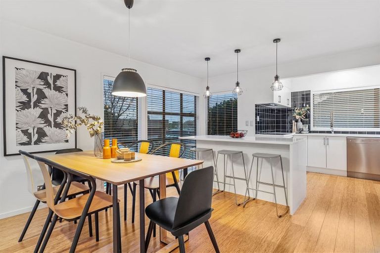 Photo of property in 2/11 Nile Road, Milford, Auckland, 0620