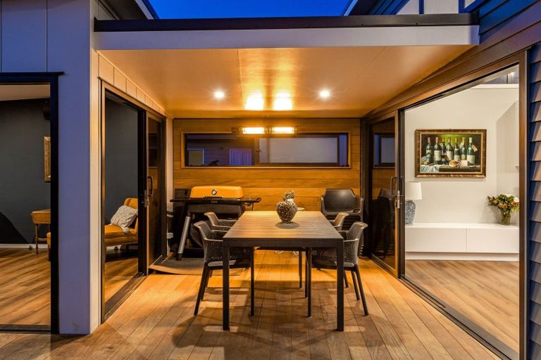 Photo of property in 35 The Esplanade, Raumati South, Paraparaumu, 5032