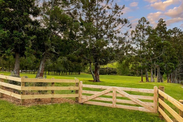 Photo of property in 713 Ararimu Valley Road, Helensville, 0882