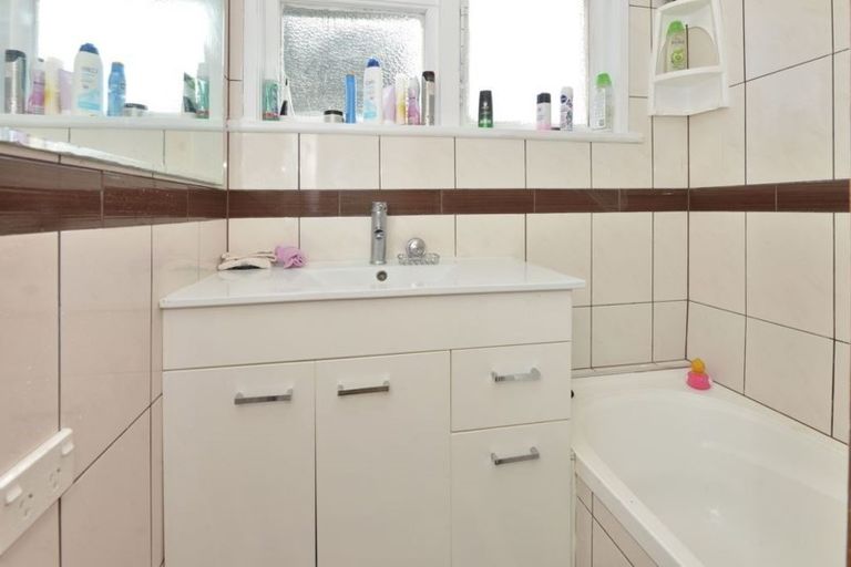 Photo of property in 52 Second Avenue, Avenues, Whangarei, 0110