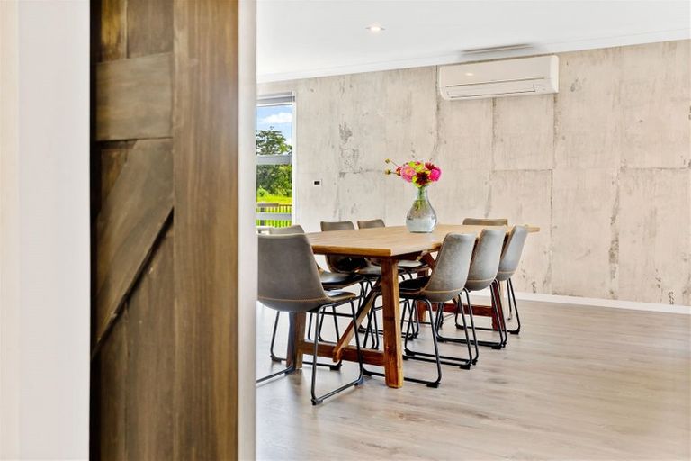 Photo of property in 8 Te Roera Place, Riverhead, 0820