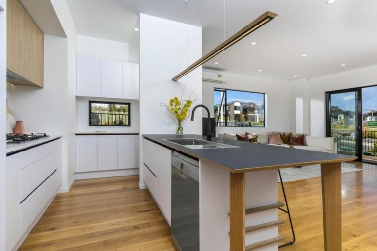 Photo of property in 5 Karengo Street, Long Bay, Auckland, 0630