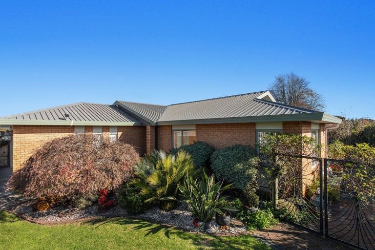 Photo of property in 9 Edgewater Grove, Whakatane, 3120