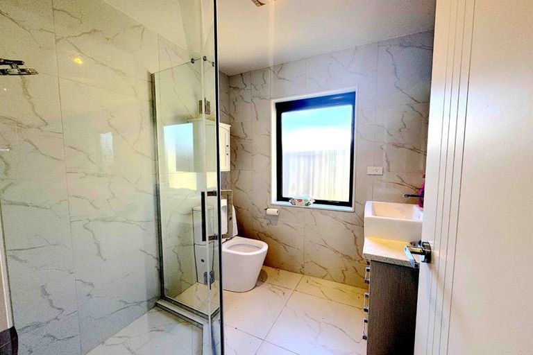 Photo of property in 1 Hard Beech Street, Takanini, 2110