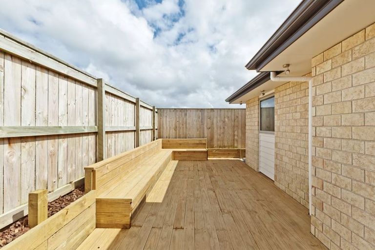 Photo of property in 1 Fruitlands Road, Kumeu, 0810