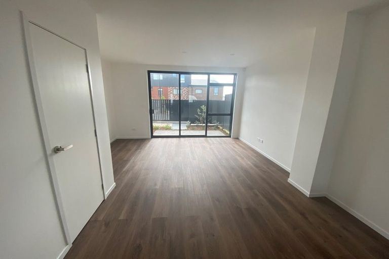 Photo of property in 27 Kotuitui Street, Manukau, Auckland, 2104