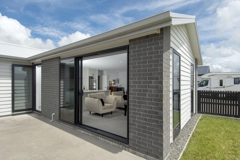 Photo of property in 42 Hinaki Street, Poike, Tauranga, 3112