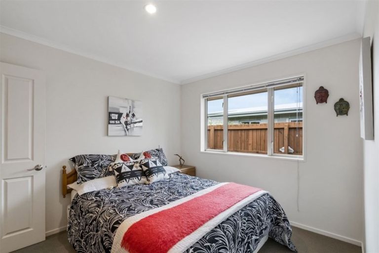 Photo of property in 3 Springside Place, Redwood, Christchurch, 8051