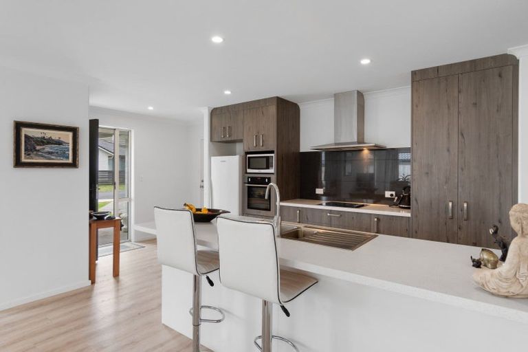 Photo of property in 79 Bert Wall Drive, Omokoroa, 3114