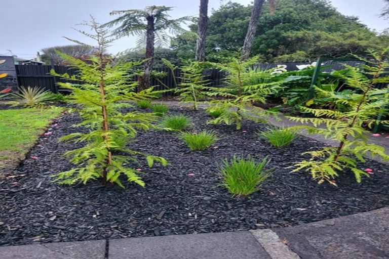 Photo of property in 3/2a Julian Place, Westown, New Plymouth, 4310