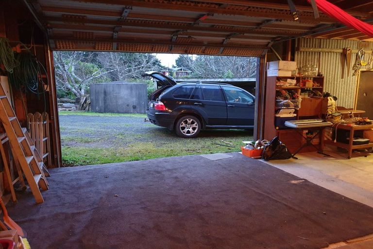 Photo of property in 152 Lone Kauri Road, Karekare, New Lynn, 0772