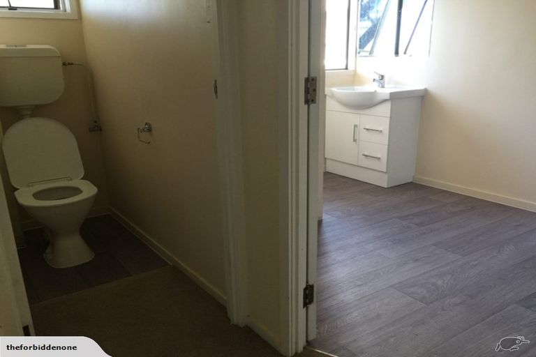 Photo of property in 94 Arran Road, Browns Bay, Auckland, 0630