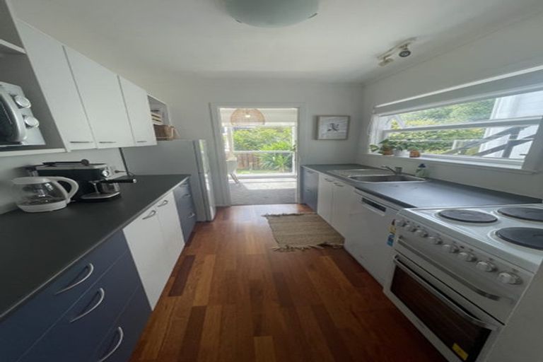Photo of property in 6/3 Kowhai Street, Eastbourne, Lower Hutt, 5013