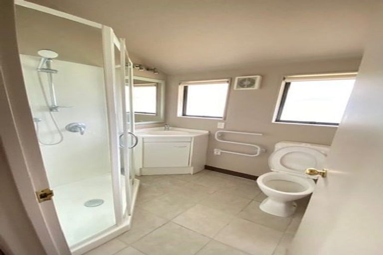 Photo of property in 2/6 Napoleon Avenue, Milford, Auckland, 0620