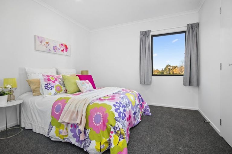 Photo of property in 36 Watchfield Close, Mangere, Auckland, 2022