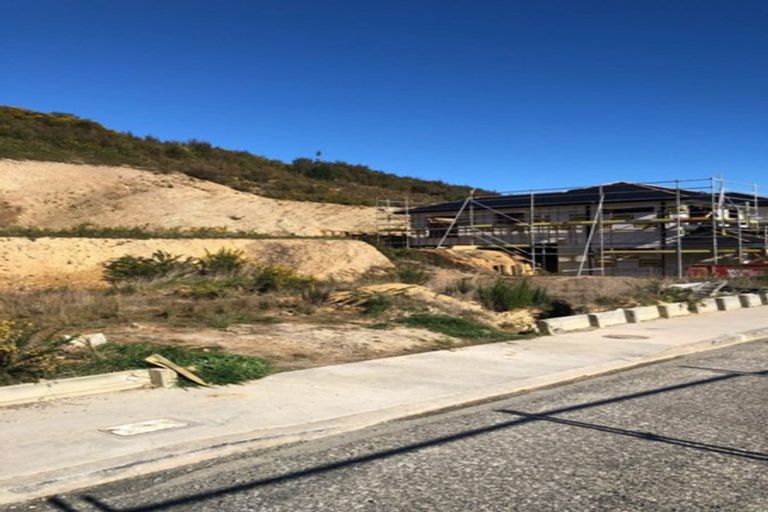 Photo of property in 52 Ruthven Road, Wainuiomata, Lower Hutt, 5014