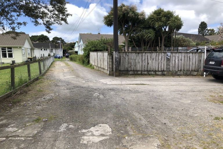 Photo of property in 95a Cook Street, Marfell, New Plymouth, 4310