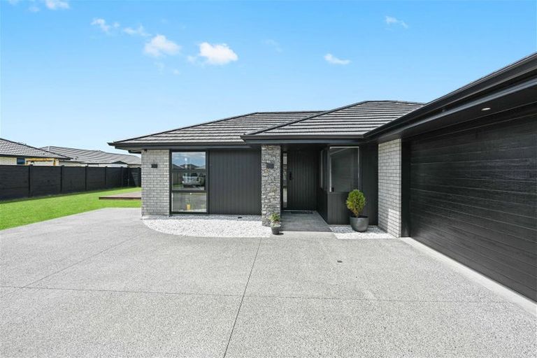 Photo of property in 5 Kowaro Street, Rototuna North, Hamilton, 3210