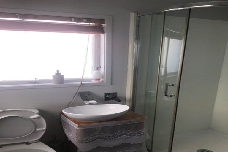 Photo of property in 12a Waiari Road, Conifer Grove, Takanini, 2112