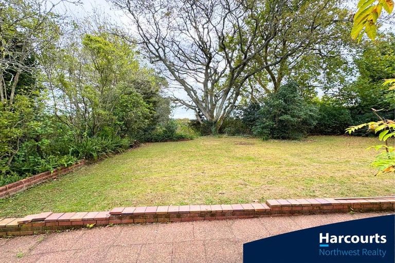 Photo of property in 86 Tawa Road, Kumeu, 0891