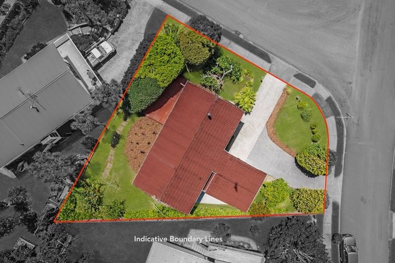 Photo of property in 2 Ensign Place, Hillcrest, Auckland, 0627