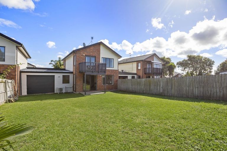 Photo of property in 16 Secoia Crescent, Mangere, Auckland, 2022