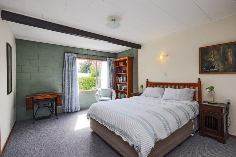 Photo of property in 19 Muritai Crescent, Havelock North, 4130