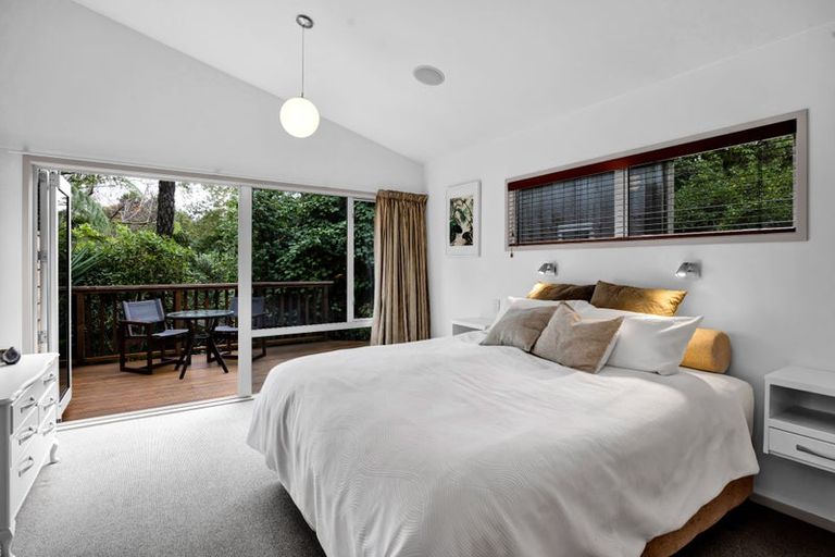 Photo of property in 12 Leatham Avenue, Strandon, New Plymouth, 4312