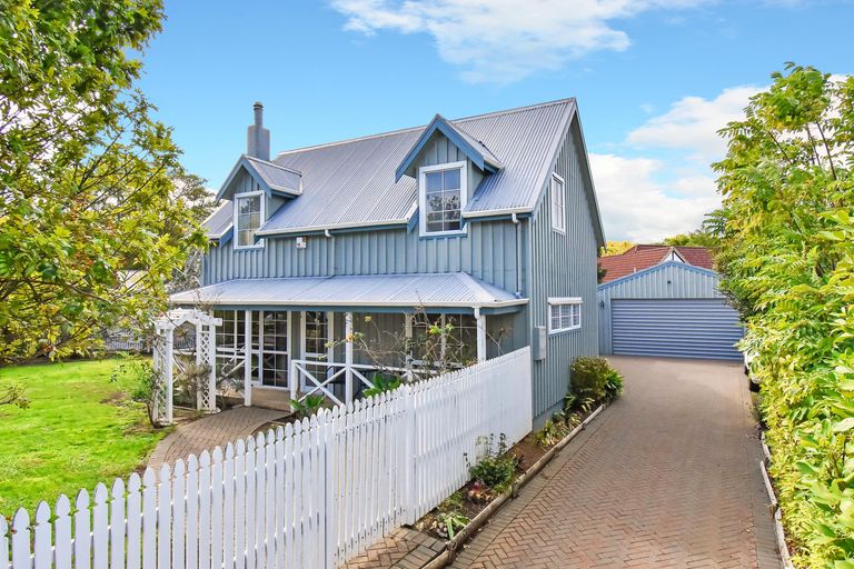 Photo of property in 1 Tington Avenue, Wattle Downs, Auckland, 2103