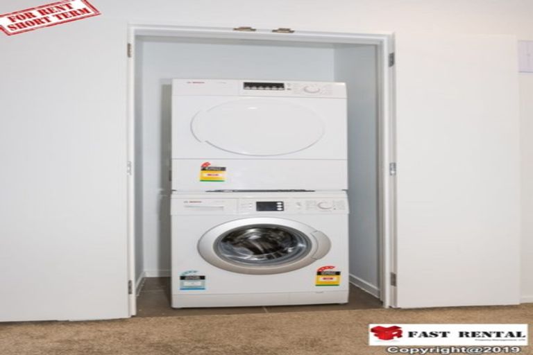 Photo of property in Apollo Apartments, 201/46 Rosedale Road, Rosedale, Auckland, 0632