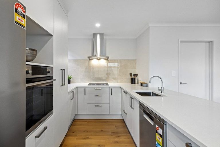 Photo of property in 10b Kotuku Street, Te Atatu Peninsula, Auckland, 0610