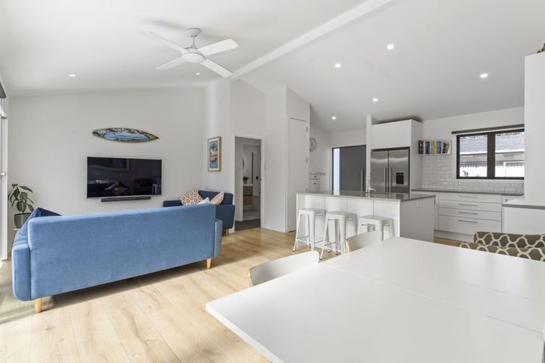 Photo of property in 2/10 Ewen Alison Avenue, Devonport, Auckland, 0624