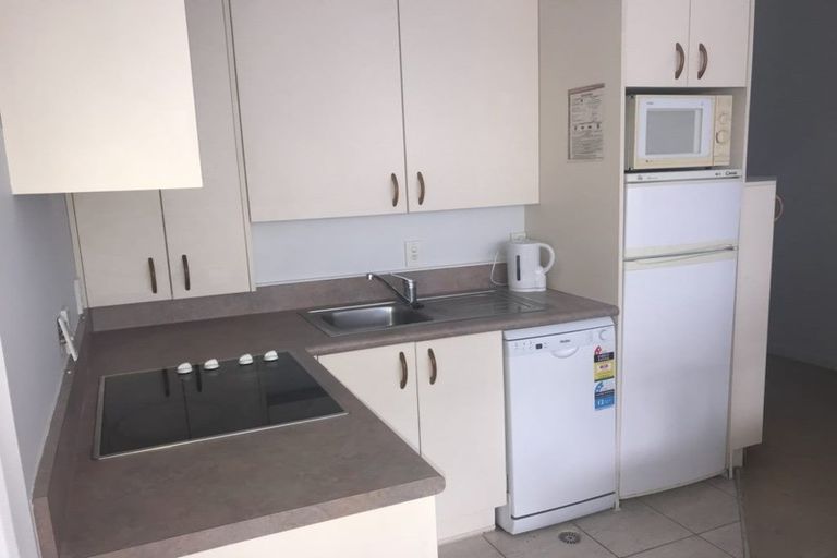 Photo of property in Terrace Tower Apartments, 9b/126 The Terrace, Wellington Central, Wellington, 6011