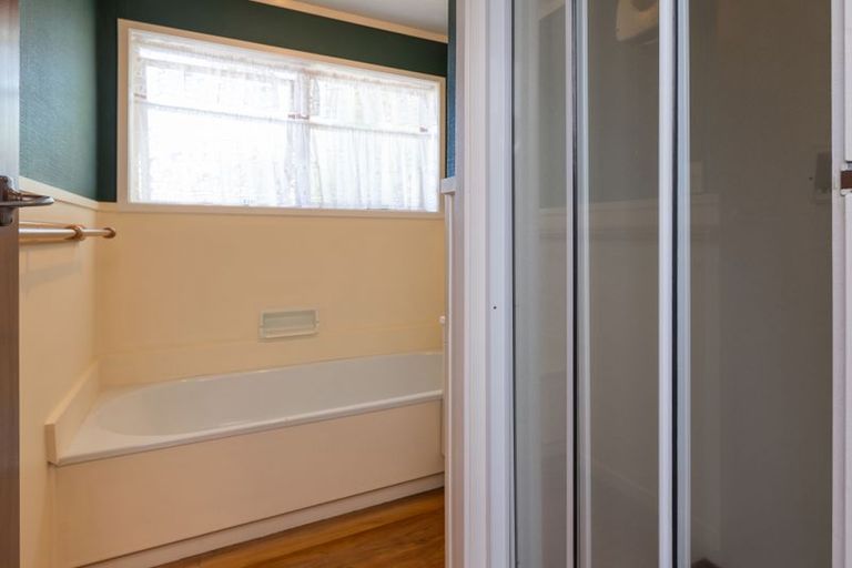 Photo of property in 10 Minerva Place, Sunnybrook, Rotorua, 3015